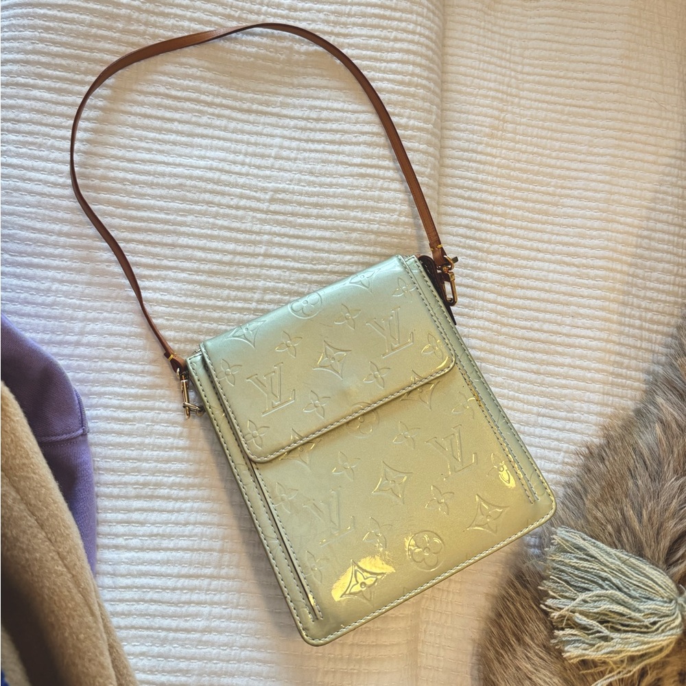 Louis Vuitton Mott Shoulder Bag Green Leather Monogram Vernis